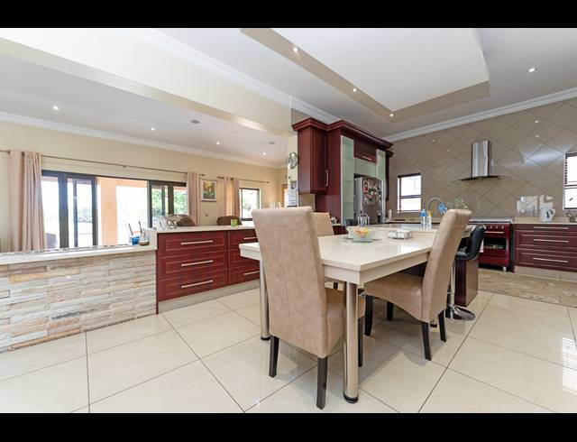 4 BEDROOM HOUSE FOR SALE IN BLUE VALLEY GOLF ESTATE